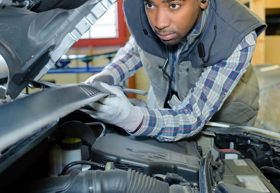 Best Jobsite Noise Cancelling Earbuds vs. Bluetooth Earplugs: What Really Protects Your Hearing?